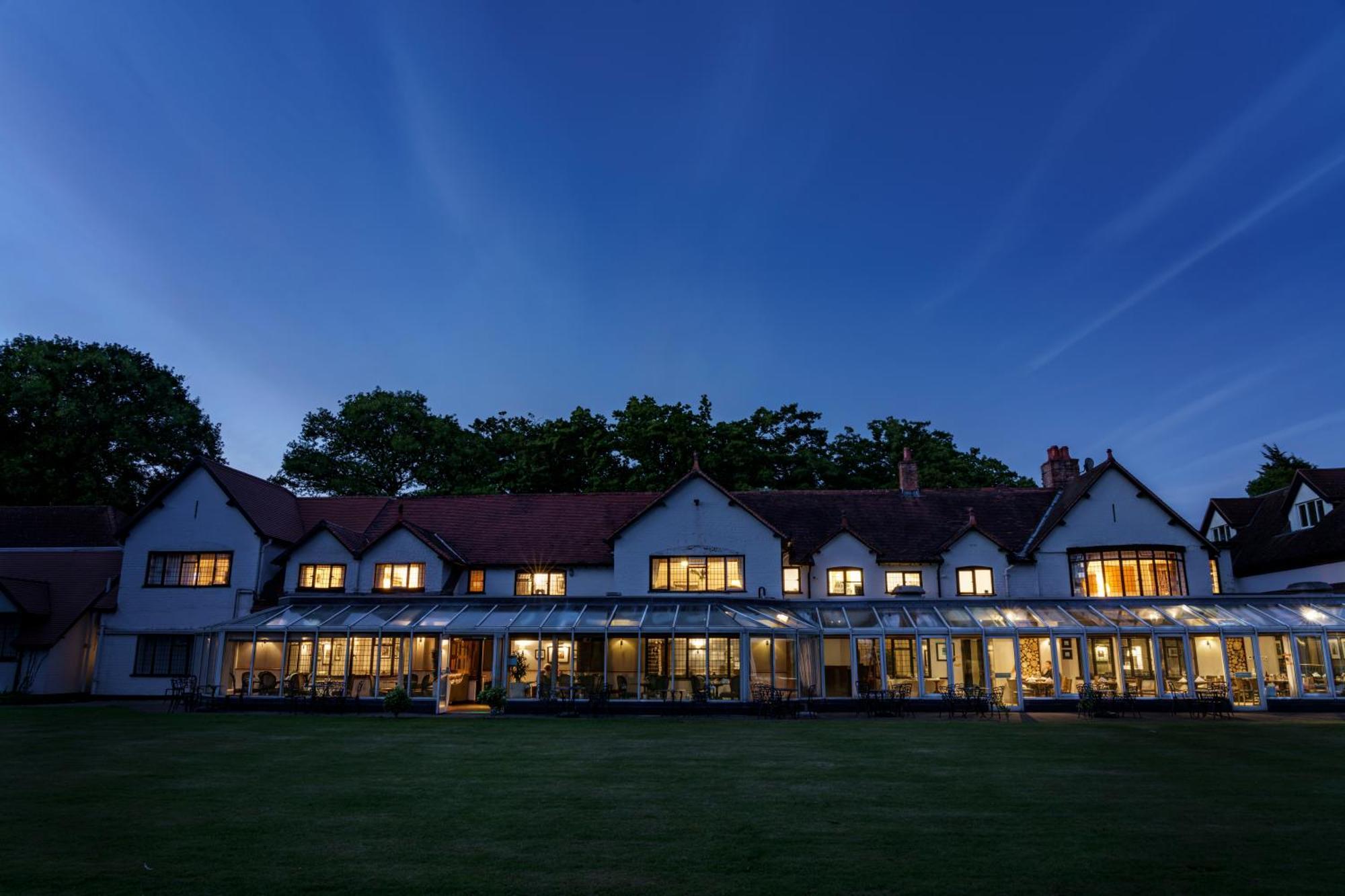 Macdonald Craxton Wood Hotel & Spa Ledsham  Exterior foto