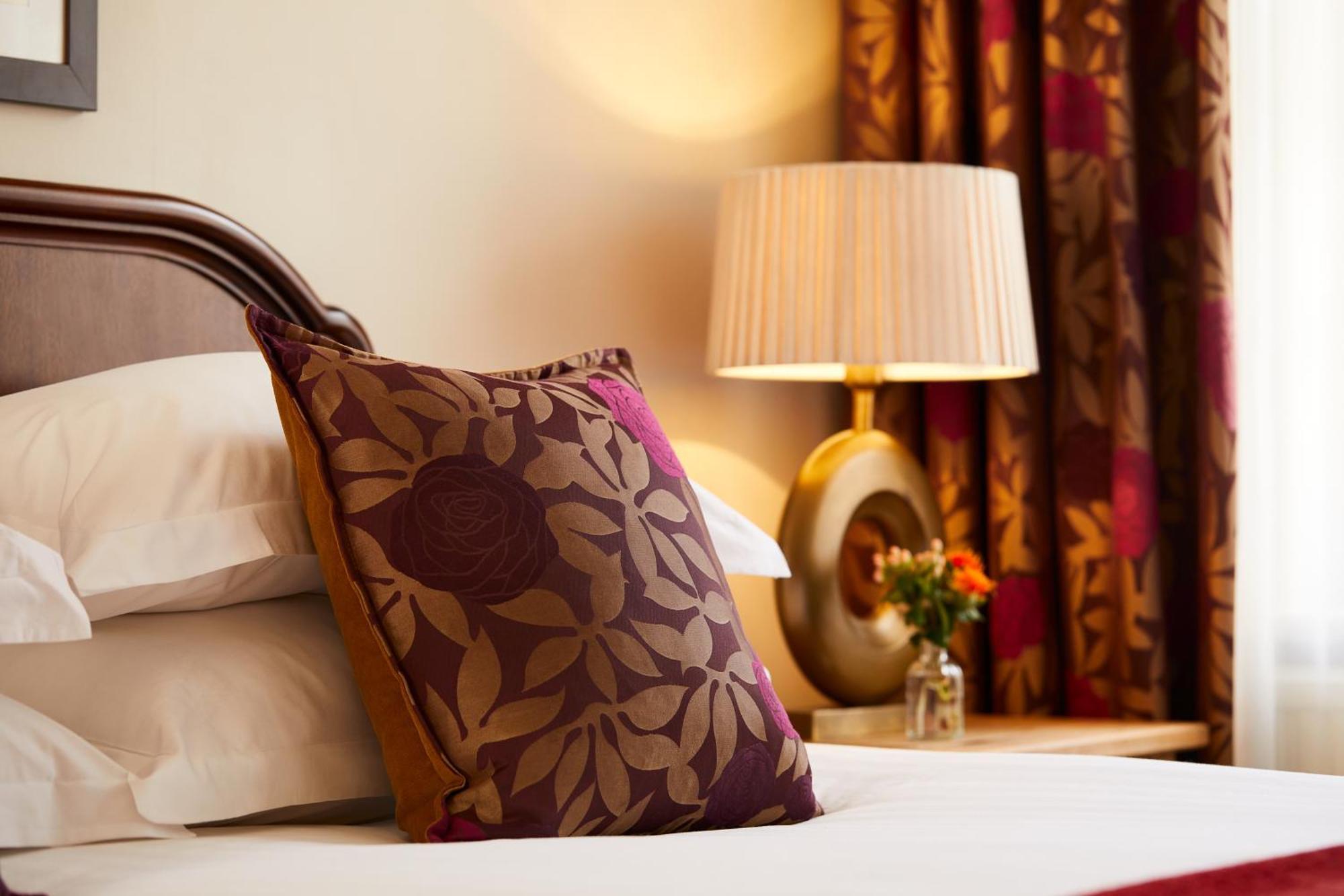 Macdonald Craxton Wood Hotel & Spa Ledsham  Exterior foto